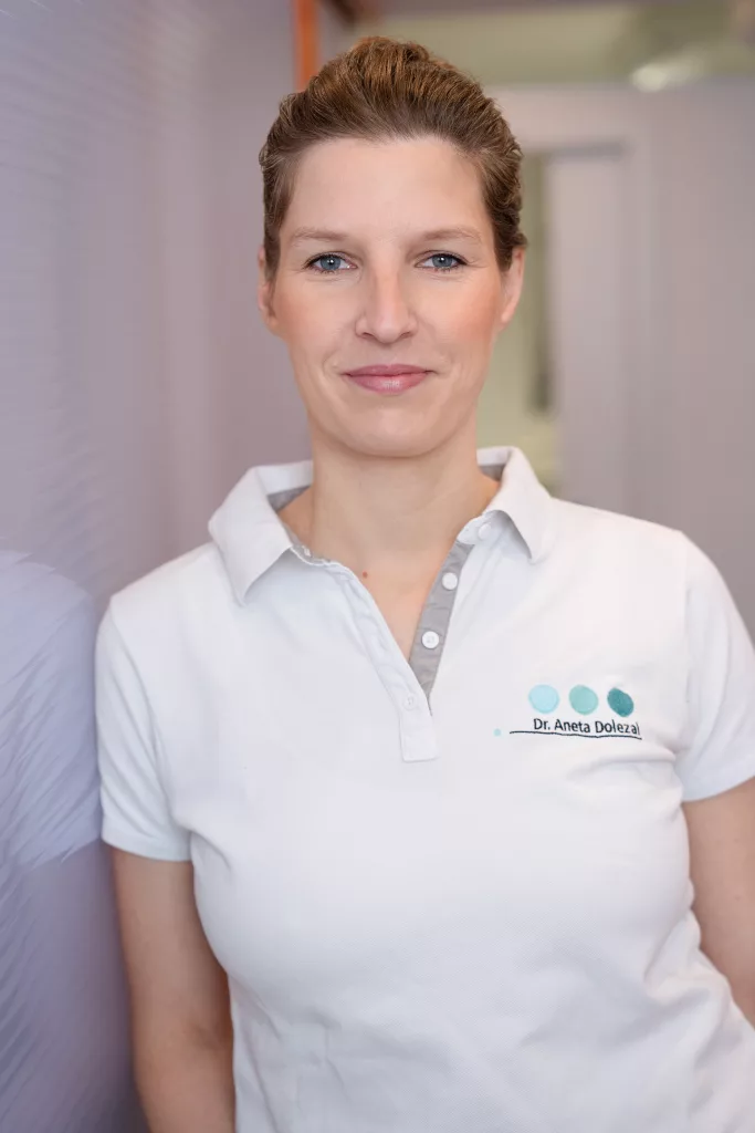 Dr. Aneta Dolezal